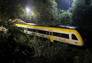 Пассажирский поезд сошёл с рельсов в Германии