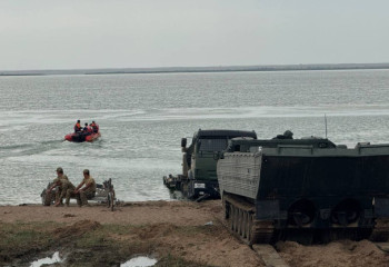Поиски экипажа пропавшего военного вертолёта продолжаются в районе Сорбулакского водохранилища