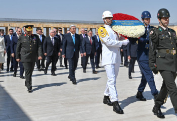 Kassym-Jomart Tokayev Visits Mustafa Kemal Atatürk’s Mausoleum