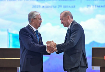 Токаев награждён высшей государственной наградой Турции