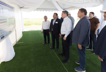 Олжас Бектенов проверил внедрение водосберегающих технологий и гидросооружения в Кызылординской области