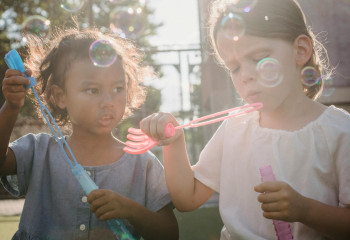 Ыстық күннің балалар миына кері әсері анықталды