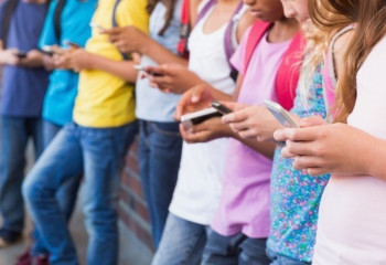 Жастар қандай құндылықтарға еліктеп жүр?