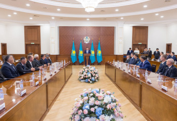 Транспортников Казахстана наградили государственными наградами по поручению Президента