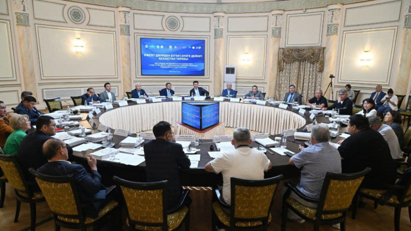  Фото со страницы Ерлана Карина в Facebook 