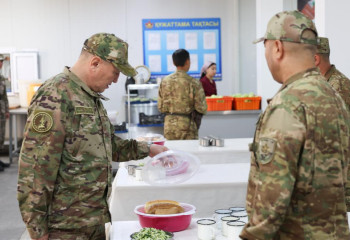 Қорғаныс министрі күтпеген жерден әскери бөлімді тексеріп шықты