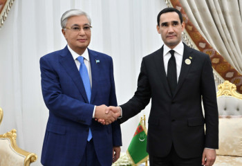 Head of State holds meeting with President of Turkmenistan Serdar Berdimuhamedov