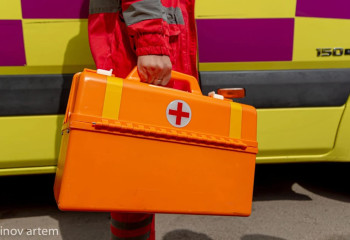 Балаларын терезеден лақтырған әйел мен ұлының жағдайы белгілі болды