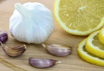 Дәрігер суық тиюге қарсы күресте cарымсақтың тиімcіз екенін айтты