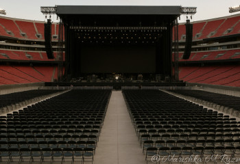 Почему в Казахстан приехала Джей Ло, и не едет Dua Lipa