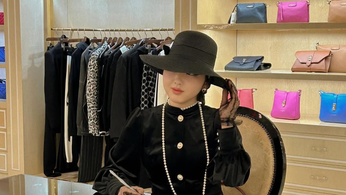  instagram.com/aruzhan_calligrapher 