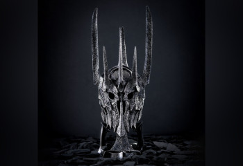 Фанаты «Властелина колец» смогут купить шлем Саурона за 64 млн тенге