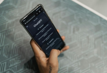 Репетитор қажет емес: ChatGPT көмегімен ағылшын тілін бір айда меңгеріңіз