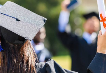 Саясат Нұрбек білім грантынан тыс қалған талапкерлерге кеңес берді