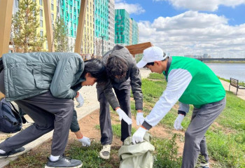 Астанчане очистили коммунальный пляж в рамках акции «Таза Қазақстан»