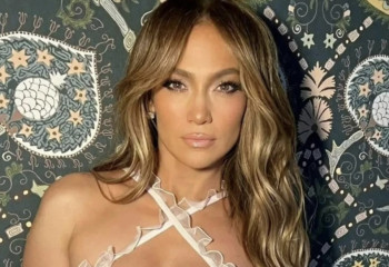 Jennifer Lopez reposts dance video by girls from Aktobe