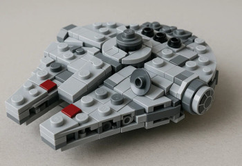 Фанат LEGO превращает любые наборы в «Тысячелетний сокол» из «Звездных войн»