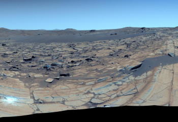 NASA показало ультрачеткую панораму Марса, собранную из 96 снимков Perseverance