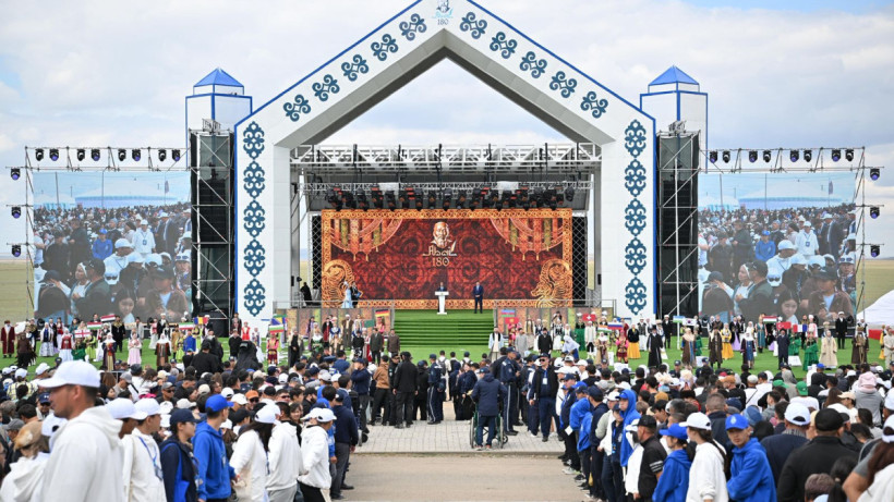  © Пресс-служба Сената Парламента РК / А. БАЙЖУМАНОВ 