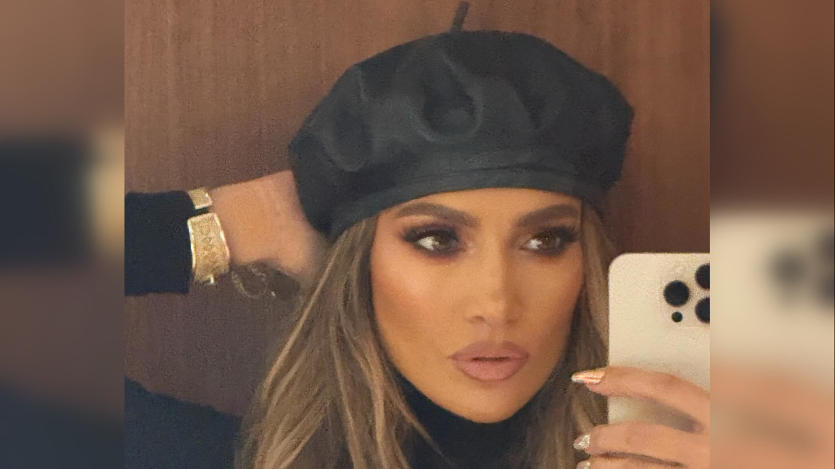  instagram.com/jlo/ 