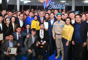 Жұмыс, баспана, грант: Жастарға қандай қолдау көрсетіледі?