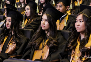 Как казахстанцам получить грант в зарубежный вуз в 2025 году