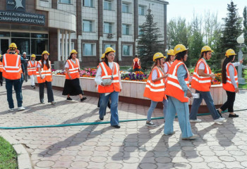Год рабочих профессий: в Павлодаре проходит республиканский молодежный форум