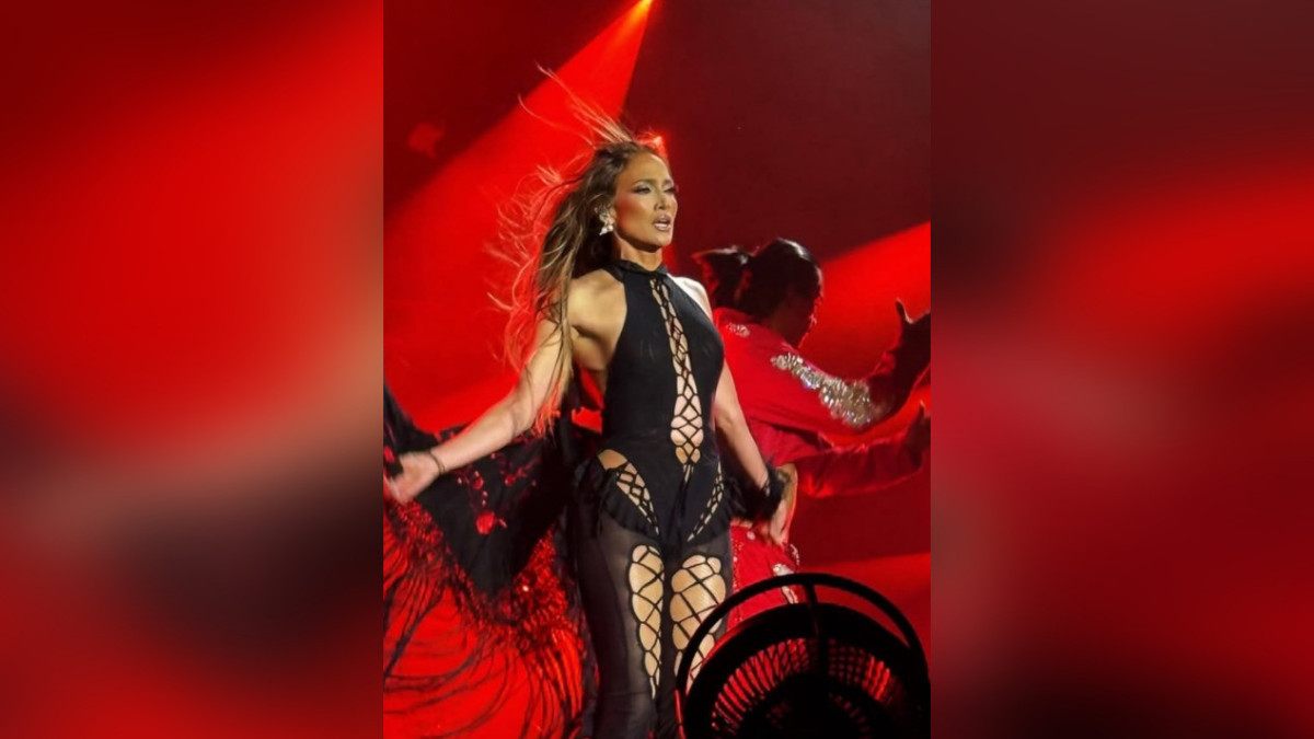  instagram.com/jlo 