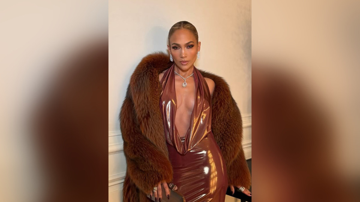  instagram.com/jlo 