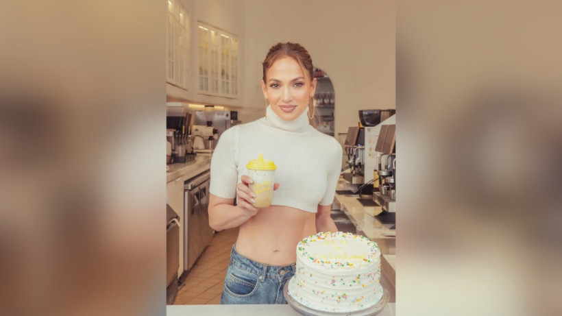  instagram.com/jlo 
