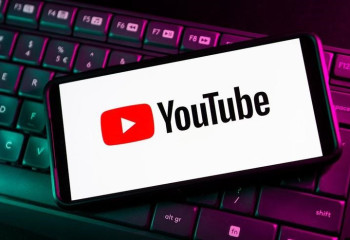 YouTube ЖИ негізінде кәмелетке толмағандарды қадағалауды бастады