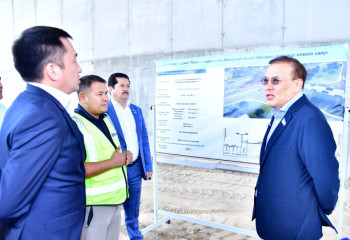Депутат ознакомился с ходом строительства нового транспортного путепровода в Шымкенте