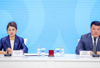 Аида Балаева Шымкент қаласының тұрғындарымен кездесті