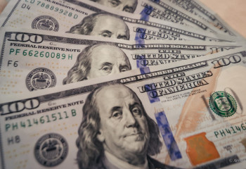 Почему одни женщины богатеют, а другие остаются в долгах – неожиданное исследование провели в соцсетях