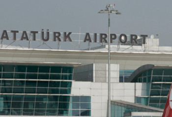 Встречу Путина и Зеленского предложили провести в аэропорту Стамбула