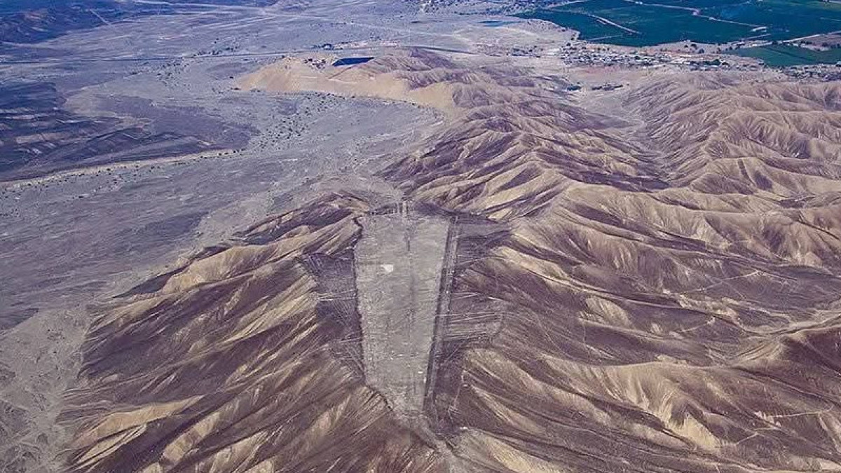  The Triangles, Nazca Lines. Geoglyphs in Nazca desert, Peru 