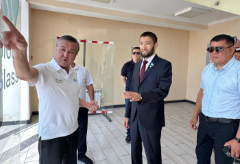 Мәжіліс депутаты «Авангард» зауытының жұмысымен танысты