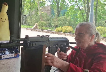 76-летняя бабушка стала звездой Counter-Strike 2, в одиночку уничтожив целую команду соперников