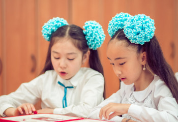 Как вернуть детей к режиму сна к учебному году?