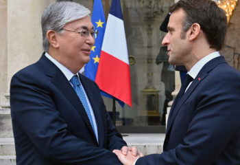 Тоқаев пен Макрон халықаралық күн тәртібін талқылады