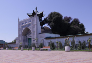 «Таза Қазақстан»: «Жаркент мешіті» мұражайының маңайы абаттандырылды