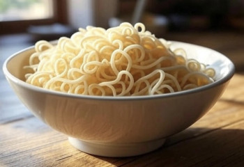 Boy, 13, dies after eating uncooked instant noodles