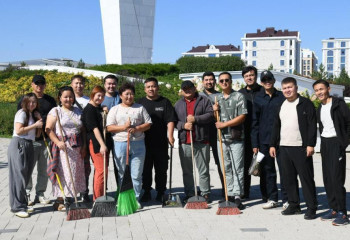 Астанада Конституцияның 30 жылдығына орай тазалық акциясы өтті