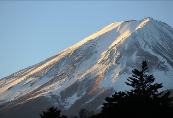 102-year-old Japanese man becomes oldest person to climb Mount Fuji