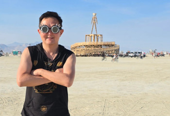 Миллиардер рассказал об удобствах казахской юрты на Burning man
