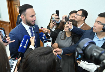 «Жеңуі де мүмкін»: депутаттар «Қайрат» пен «Реал» арасындағы ойынға болжам жасады