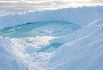 Гималайские ледники тают со скоростью девяти миллионов бассейнов в год