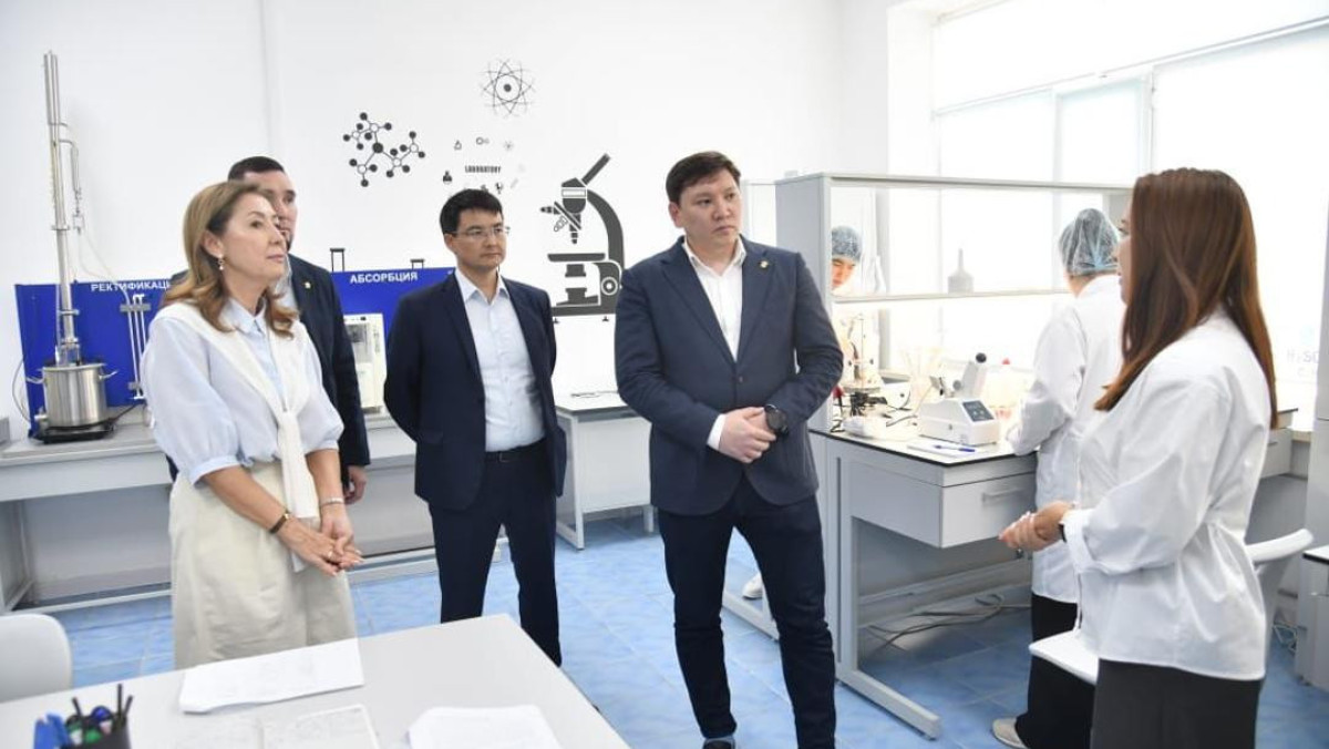  Атырау облыстық әкімдігі 