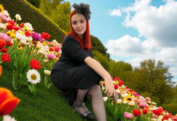 Творческий космос: Интервью с многогранной писательницей и художницей слова