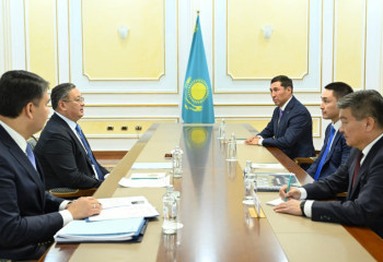 Kazakh FM holds meeting with management of Harvest Group